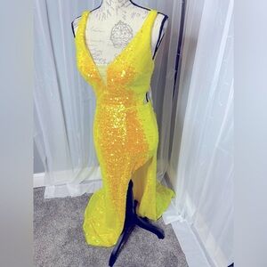 Yellow sequins Gown with leg slit